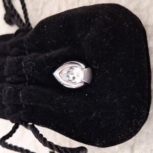 NEW SWAROVSKI Pin